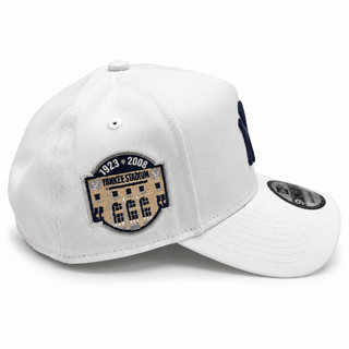 NEW ERA 9FORTY A-FRAME NY YANKEES "WHITE/NAVY" YANKEES STADIUM 1923-2008 WHITE UV