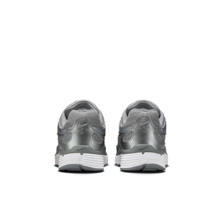 NIKE P-6000 GRIS MÉTALLIQUÉ POUR HOMMES CD6404-023