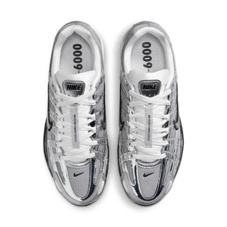 NIKE P-6000 POUR HOMMES « ARGENT MÉTALLIQUE » CN0149-001