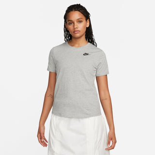 WOMEN'S NIKE SPORTSWEAR CLUB ESSENTIAL TEE "GREY"  DX7902-063