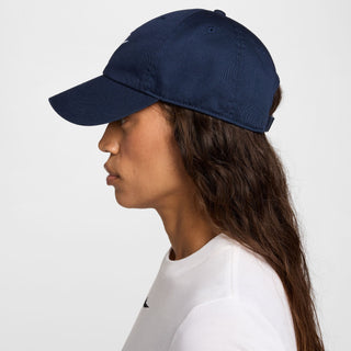 NIKE CLUB CAP "OBSIDIAN/WHITE" FB5368-451