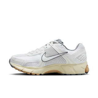 W NIKE ZOOM VOMERO 5 « BLANC SOMMET » FJ2028-101