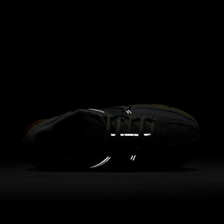 W NIKE ZOOM VOMERO 5 « BLANC SOMMET » FJ2028-101