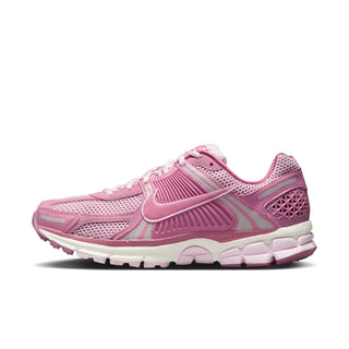 NIKE ZOOM VOMERO 5 POUR FEMME « ROSE ÉLÉMENTAIRE » FJ2028-600