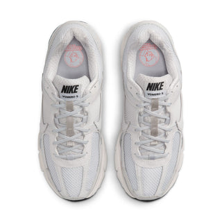 WOMEN'S NIKE ZOOM VOMERO 5 "WHITE VAST GREY" FQ7079-100