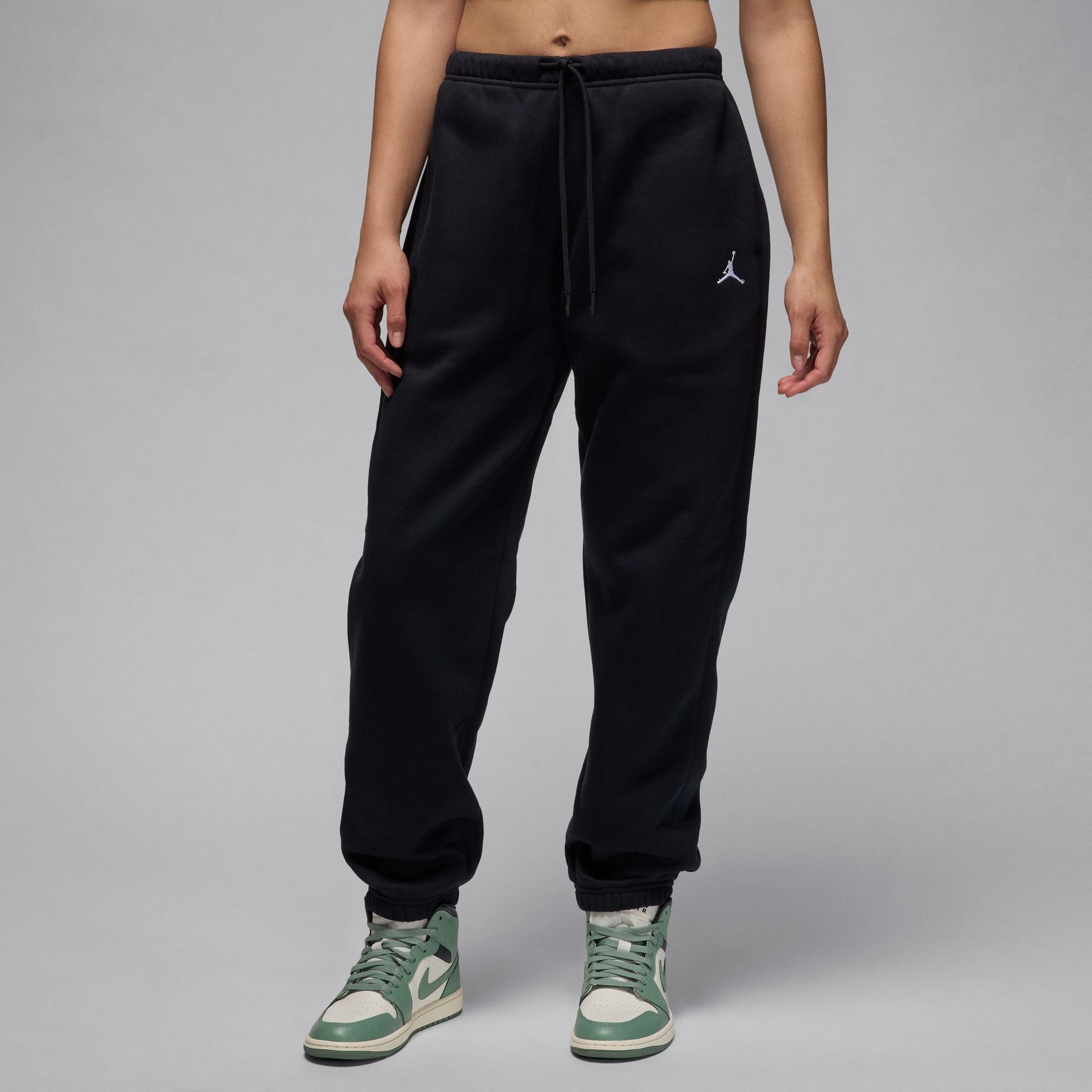WOMENS AIR JORDAN BROOKLYN FLEECE SWEATPANTS BLACK WHITE FV7077 010 womens-air-jordan-brooklyn-fleece-sweatpants-black-white-fv7077-010