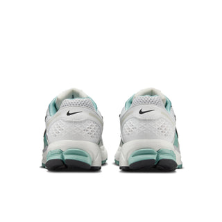 WOMEN'S NIKE ZOOM VOMERO 5 'SUMMIT WHITE/METALLIC SILVER' HF1877-101