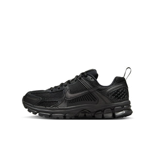 (GS) NIKE VOMERO 5 "TRIPLE BLACK" HF6998-007