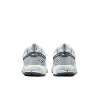 (GS) NIKE VOMERO 5 'PURE PLATINUM/METALLIC SILVER' HF6998-008