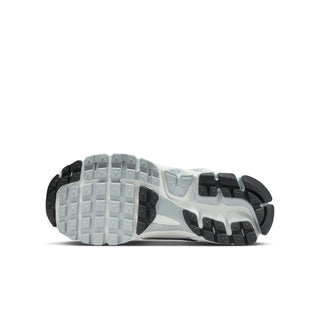 (GS) NIKE VOMERO 5 'PURE PLATINUM/METALLIC SILVER' HF6998-008