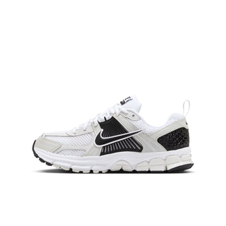 (GS) NIKE VOMERO 5  'METALLIC PLATINUM - BLACK' HF6998-104