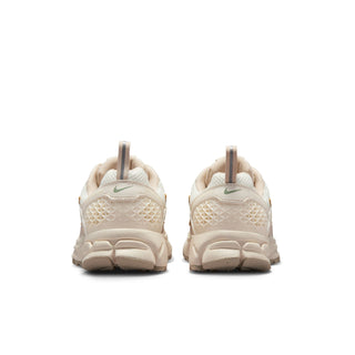 (GS) NIKE VOMERO 5 PALE IVORY/PALE IVORY-PALE IVORY HF6998-106