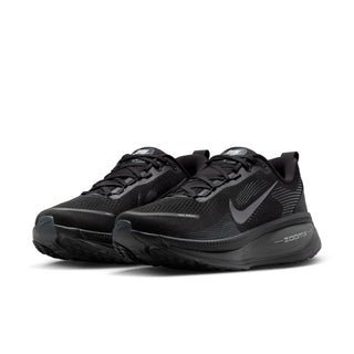 MEN'S NIKE VOMERO 18 "BLACK/BLACK-DK SMOKE GREY-LT SMOKE GREY" HM6803-005