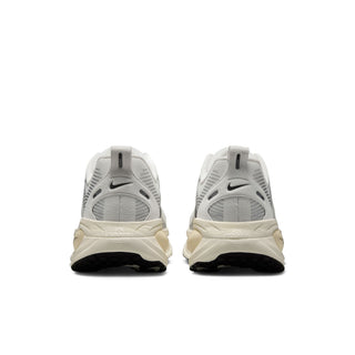 MEN'S NIKE VOMERO 18 'SUMMIT WHITE/BLACK-COCONUT MILK' HM6803-101