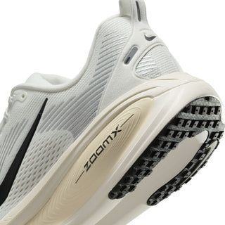 MEN'S NIKE VOMERO 18 'SUMMIT WHITE/BLACK-COCONUT MILK' HM6803-101