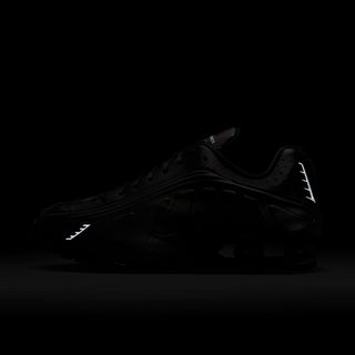 NIKE SHOX R4 NOIR/NOIR-NOIR-CRIMSON BRILLANT HQ1988-001