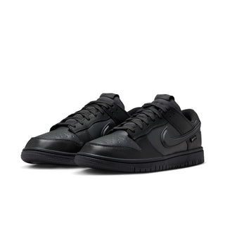 MEN'S NIKE DUNK LOW GORE-TEX "TRIPLE BLACK" HQ2053-001