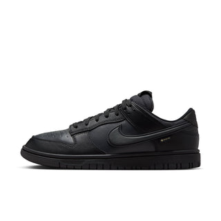 MEN'S NIKE DUNK LOW GORE-TEX "TRIPLE BLACK" HQ2053-001