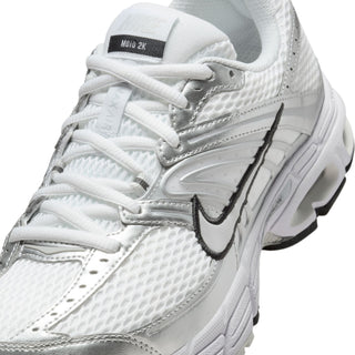 WOMEN'S NIKE AIR MAX MOTO 2K WHITE/PHOTON DUST-METALLIC SILVER-BLACK HQ2056-103