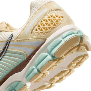 MEN'S NIKE ZOOM VOMERO 5 SE "TEAM GOLD SEAFOAM" IB2987-700