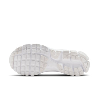 WOMEN'S NIKE ZOOM VOMERO 5 SE "WHITE PLATINUM" IB4397-100