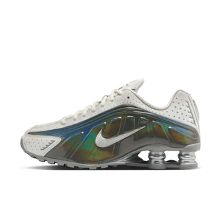 WOMEN'S NIKE SHOX R4 "WHITE IRIDESCENT" IB7703-100