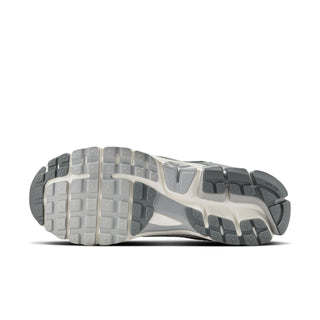 MEN'S NIKE ZOOM VOMERO 5 "WHITE SUMMIT/METALLIC SILVER" IM2219-121
