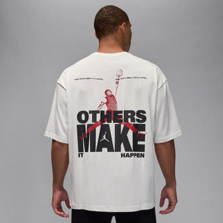 MEN'S AIR JORDAN REISSUE OVERSIZE GRAPHIC TEE "OTHERS MAKE IT HAPPEN SINCE '85" IM7945-107