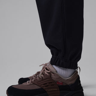 MEN'S AIR JORDAN BROOKLYN CUFFED FLEECE PANTS BLACK/RED IM8906-010