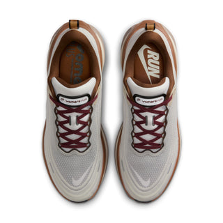MEN'S NIKE VOMERO PLUS QS "SAIL PECAN" IO4482-100