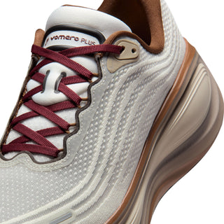 MEN'S NIKE VOMERO PLUS QS "SAIL PECAN" IO4482-100