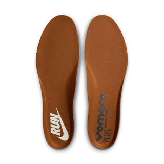 MEN'S NIKE VOMERO PLUS QS "SAIL PECAN" IO4482-100