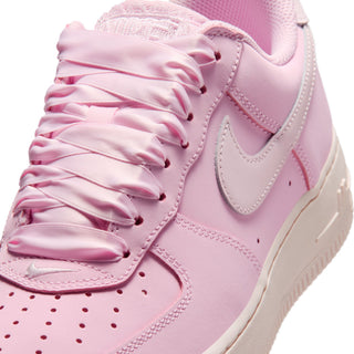 WOMEN'S AIR FORCE 1 LOW RETRO PREMIUM RIBBED LACE PINK FOAM IR0871-600