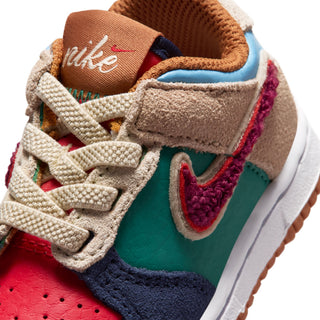 (TD) NIKE DUNK LOW SE "MIDNIGHT NAVY/SPEED RED-GREEN NOISE" IV6200-410