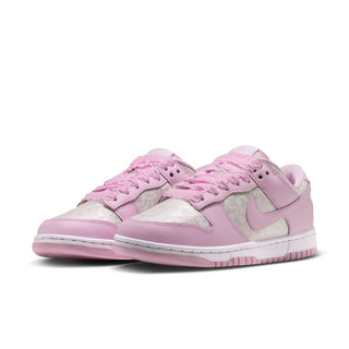 WOMEN'S NIKE DUNK LOW SE WHITE/PINK FOAM IX5101-101