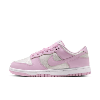 WOMEN'S NIKE DUNK LOW SE WHITE/PINK FOAM IX5101-101