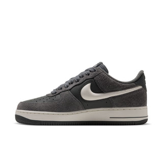 MEN'S NIKE AIR FORCE 1 '07 LV8 IRON GREY/SAIL IX7786-001