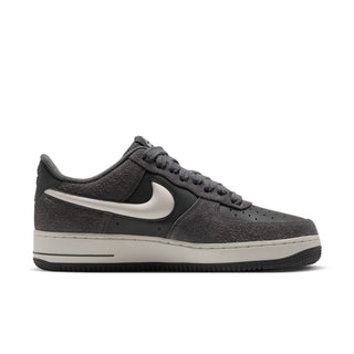 MEN'S NIKE AIR FORCE 1 '07 LV8 IRON GREY/SAIL IX7786-001