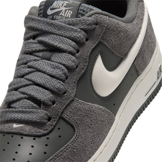 MEN'S NIKE AIR FORCE 1 '07 LV8 IRON GREY/SAIL IX7786-001