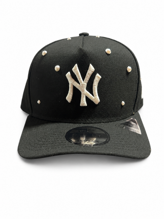 NEW ERA 9FIFTY PRE CURVED N.Y YANKEES "BEADS PACK" BLACK/WHITE WITH GREY UV (Copy)