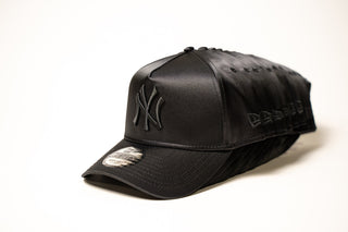 New Era 940 9Forty A Frame SATIN New York Yankees Triple Black