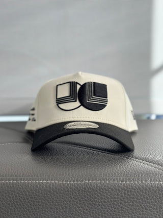 NEW ERA 9FORTY A-FRAME SNAPBACK NOTRE VILLE/NOTRE RUE/NOTRE-DAME "CREAM"