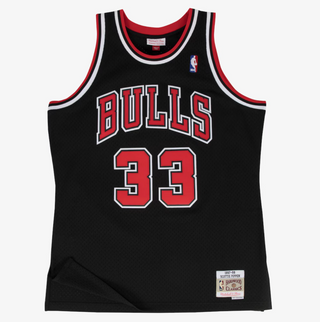 MITCHELL & NESS SCOTTIE PIPPEN CHICAGO BULLS 1997-98 BLACK SWINGMAN JERSEY