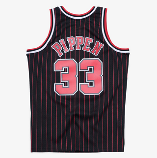 MITCHELL & NESS SCOTTIE PIPPEN CHICAGO BULLS BLACK PIN-STRIPE 1995-96 SWINGMAN JERSEY