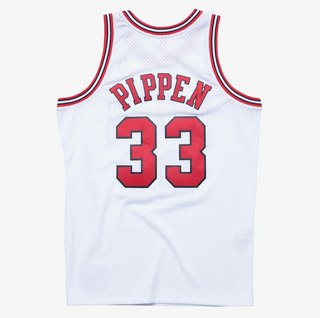 MITCHELL & NESS SCOTTIE PIPPEN CHICAGO BULLS WHITE 1997-98 WHITE SWINGMAN JERSEY