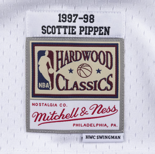MITCHELL & NESS SCOTTIE PIPPEN CHICAGO BULLS WHITE 1997-98 WHITE SWINGMAN JERSEY