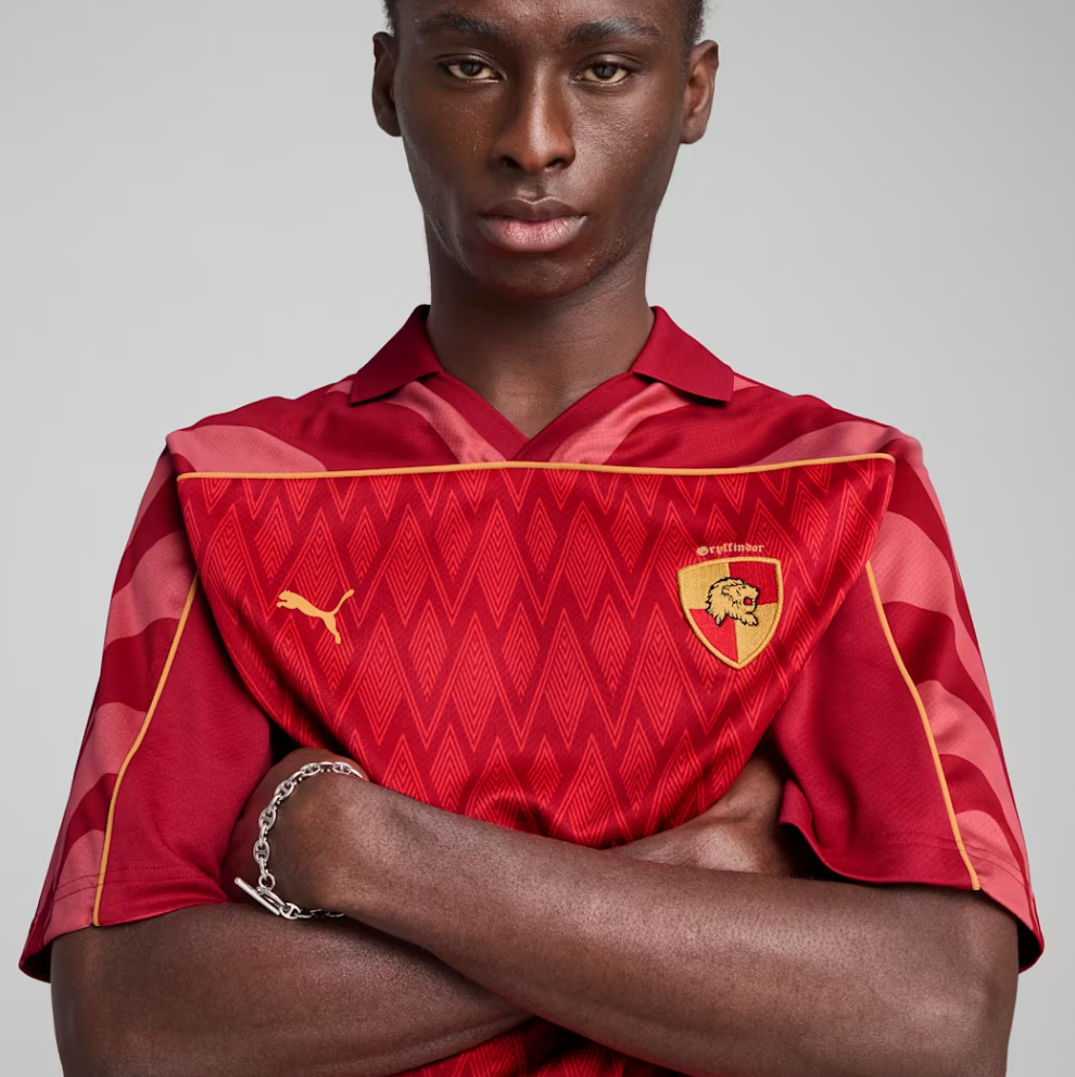 MEN'S PUMAxHARRY POTTER RELAXED SOCCER JERSEY MEN'S PUMAxHARRY POTTER RELAXED SOCCER JERSEY